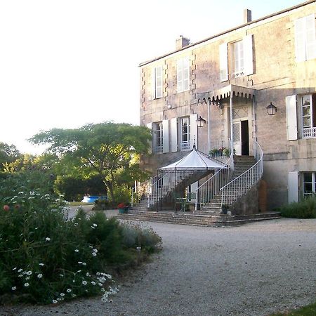 Bed and Breakfast Manoir Angle Blanzay-sur-Boutonne Zewnętrze zdjęcie